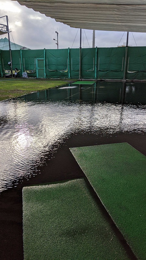 大雨のブルペン