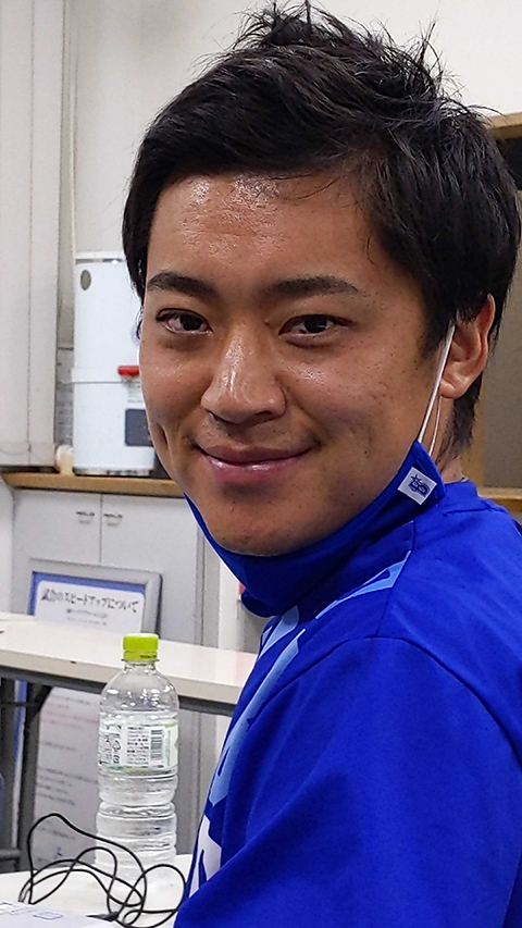 誰の弟でしょうか。