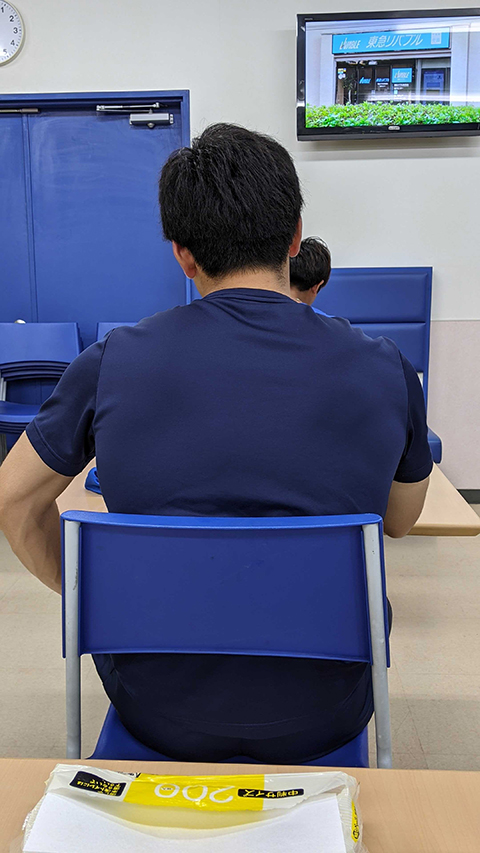 この逆三角形の背中の持ち主は