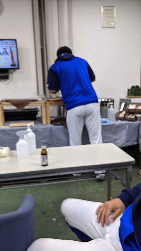 食い込む感じが特長のコーチ