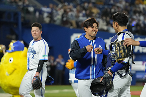 東と山本