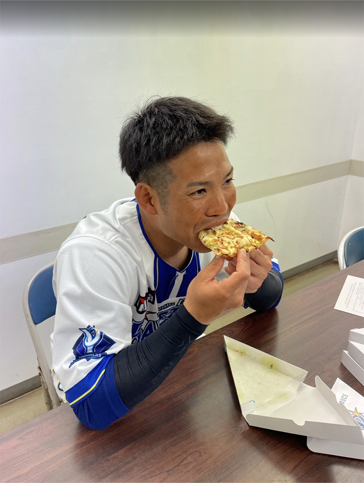 横浜DeNA ベイスターズ　プロデュースグルメ引換券　第2弾【6枚】 8/8(金)〜コンコース売店にてプロデュースグルメの新商品が発売