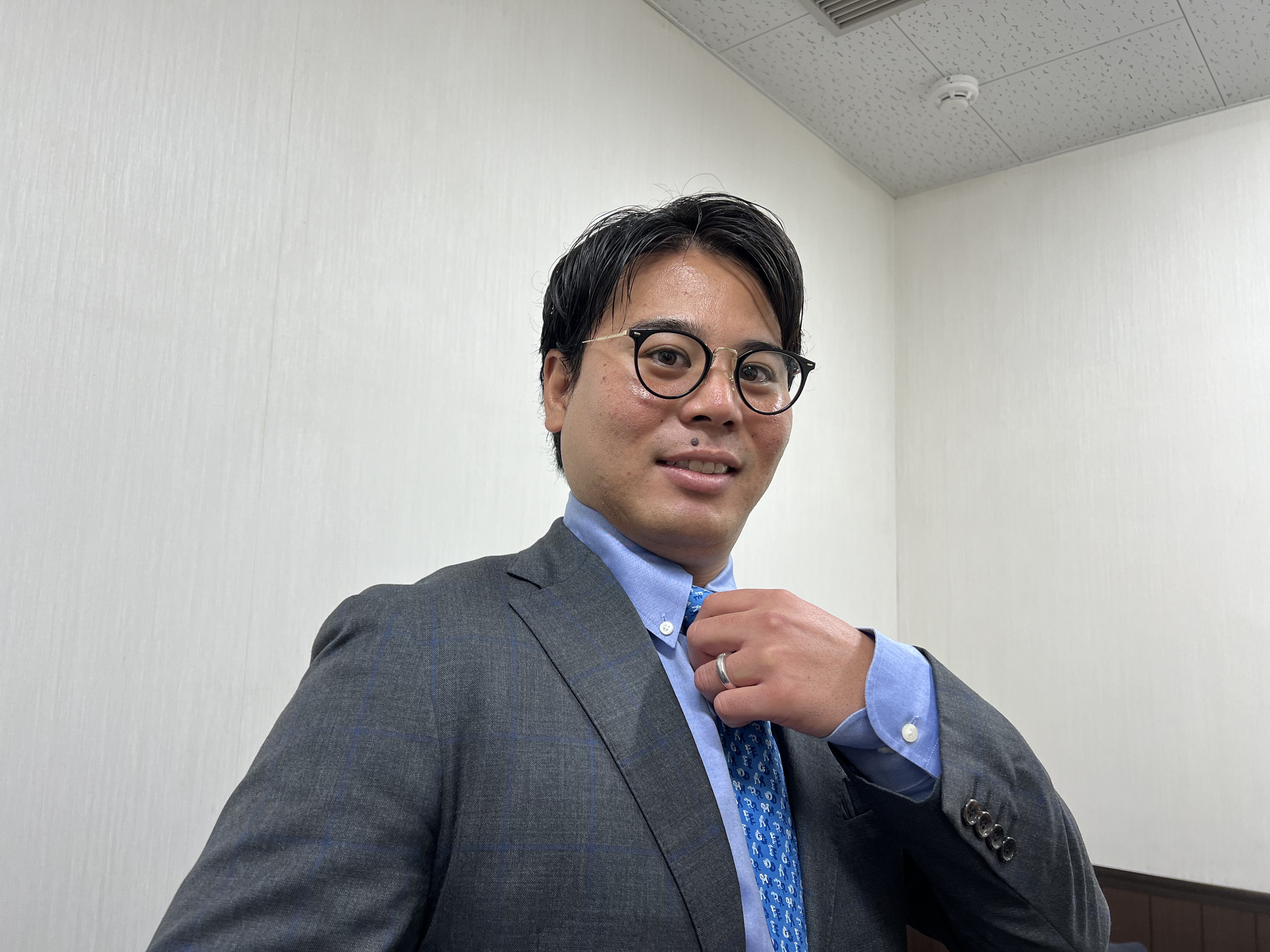 スーツでキメる男たち【濵口 遥大選手】