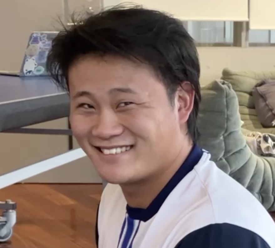 ストレッチ中のまーしー