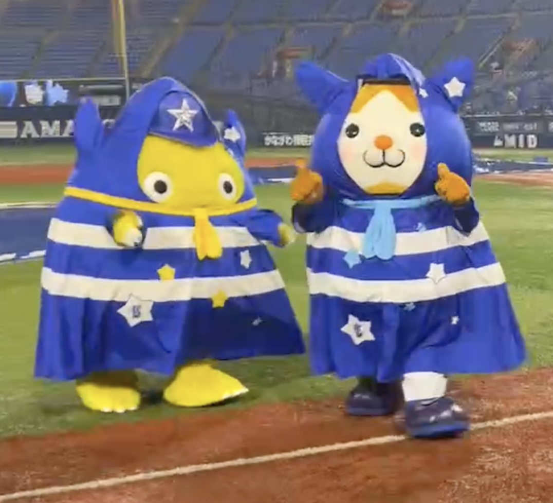 雨にも負けないマスコットたち