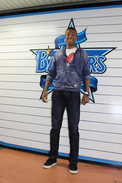 114 トラヴィス 選手