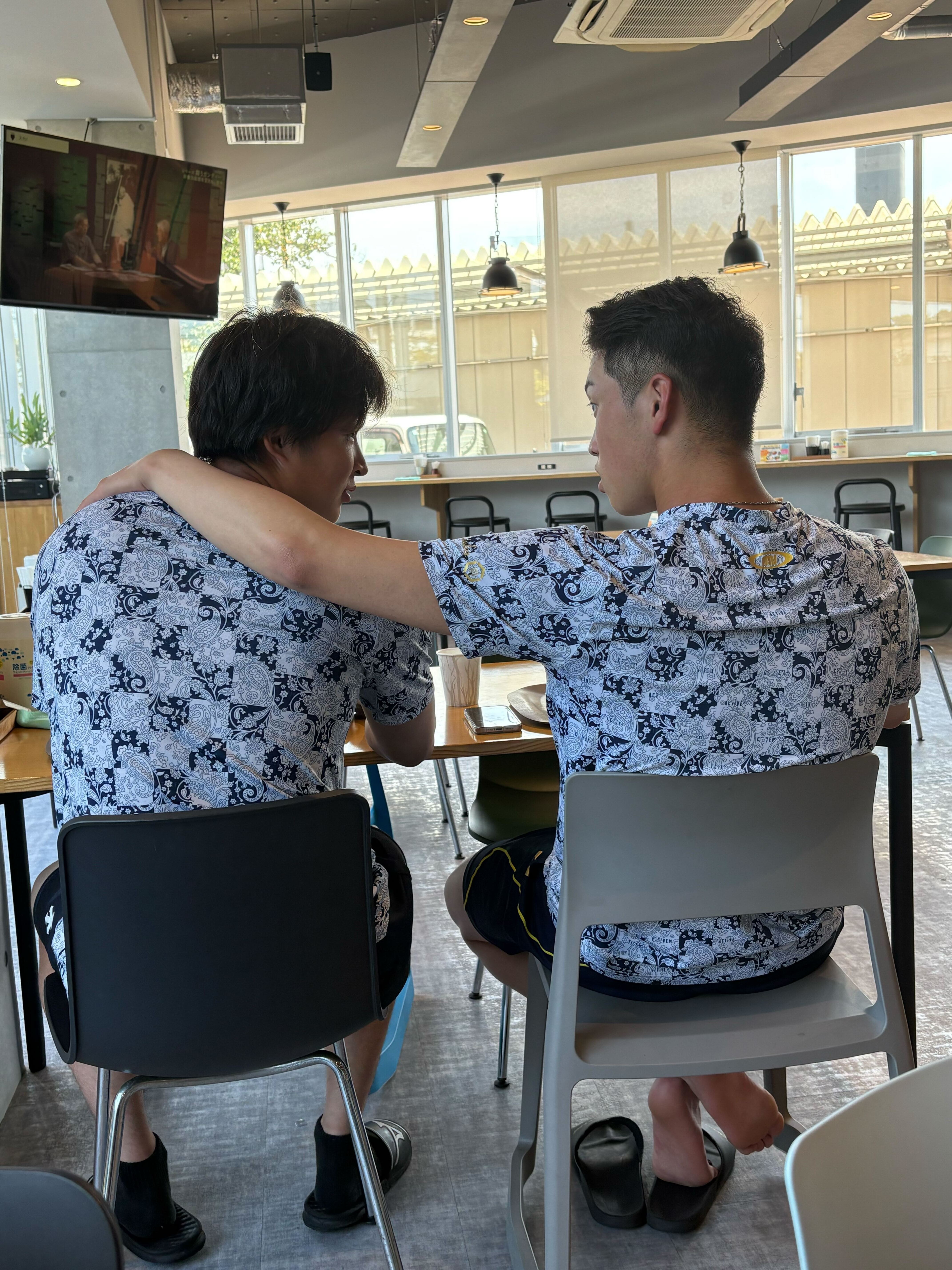 仲良しやけど近くね。