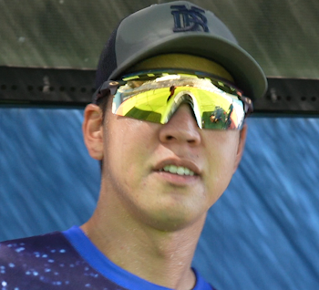 アピールする平良