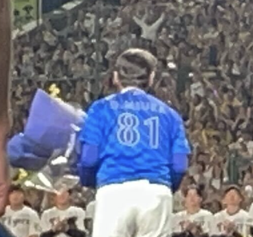 番長三浦監督最後のユニフォーム姿