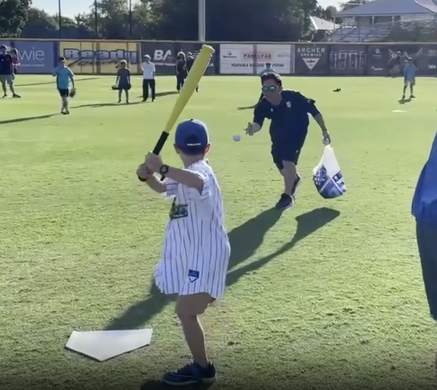 未来の野球選手への第一歩だ！