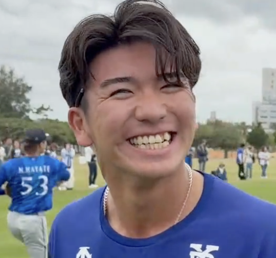 だる絡み勢をたじろがせる男