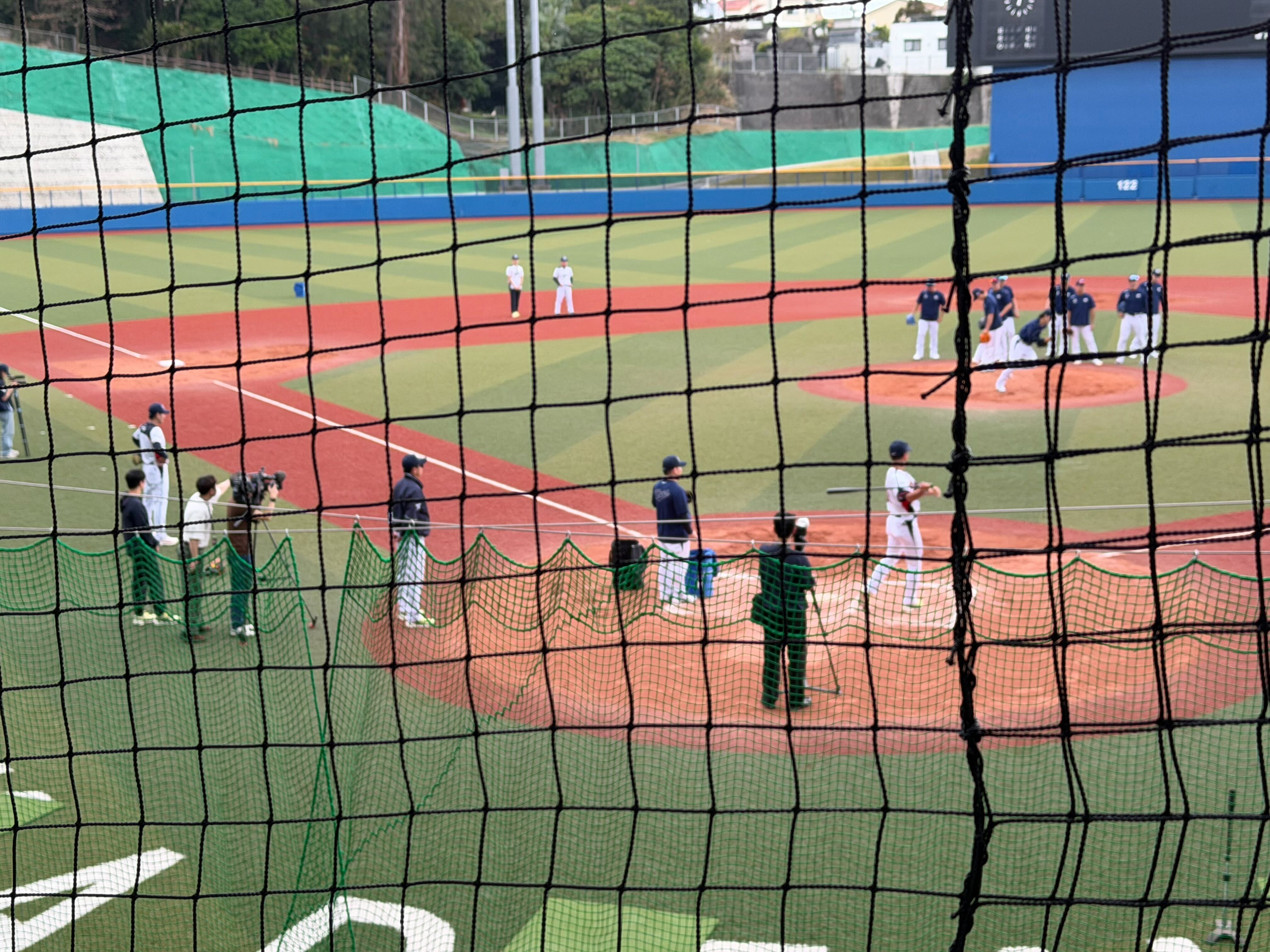 嘉手納で「偵察」？