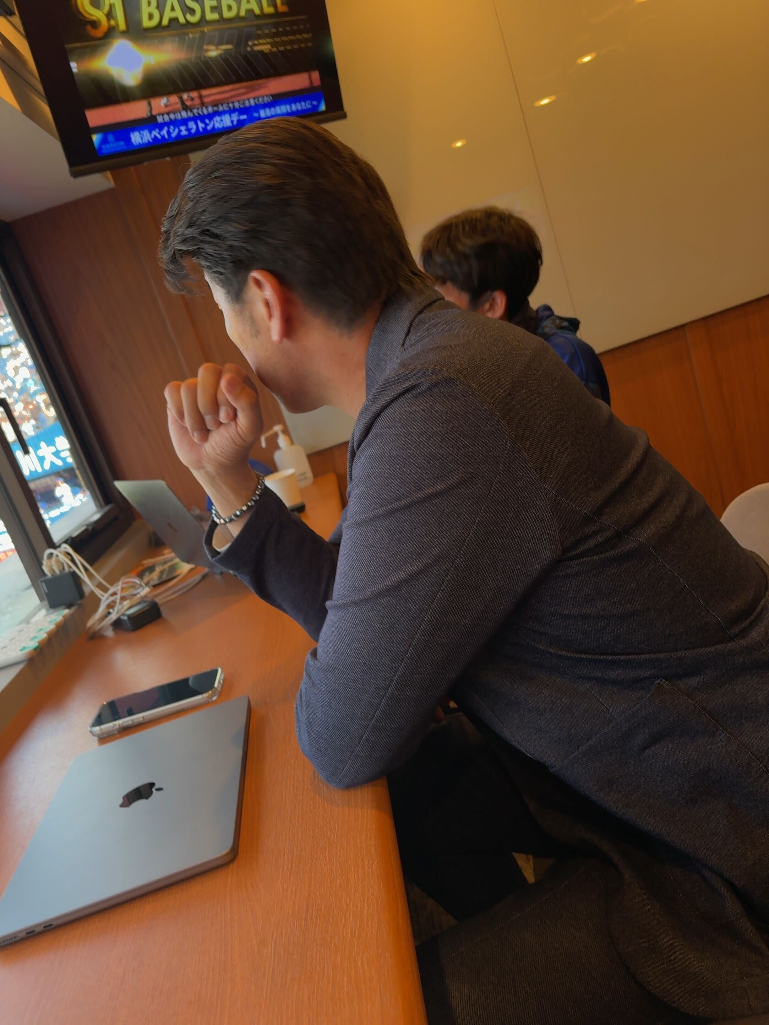 パソコン支給されたボス💻