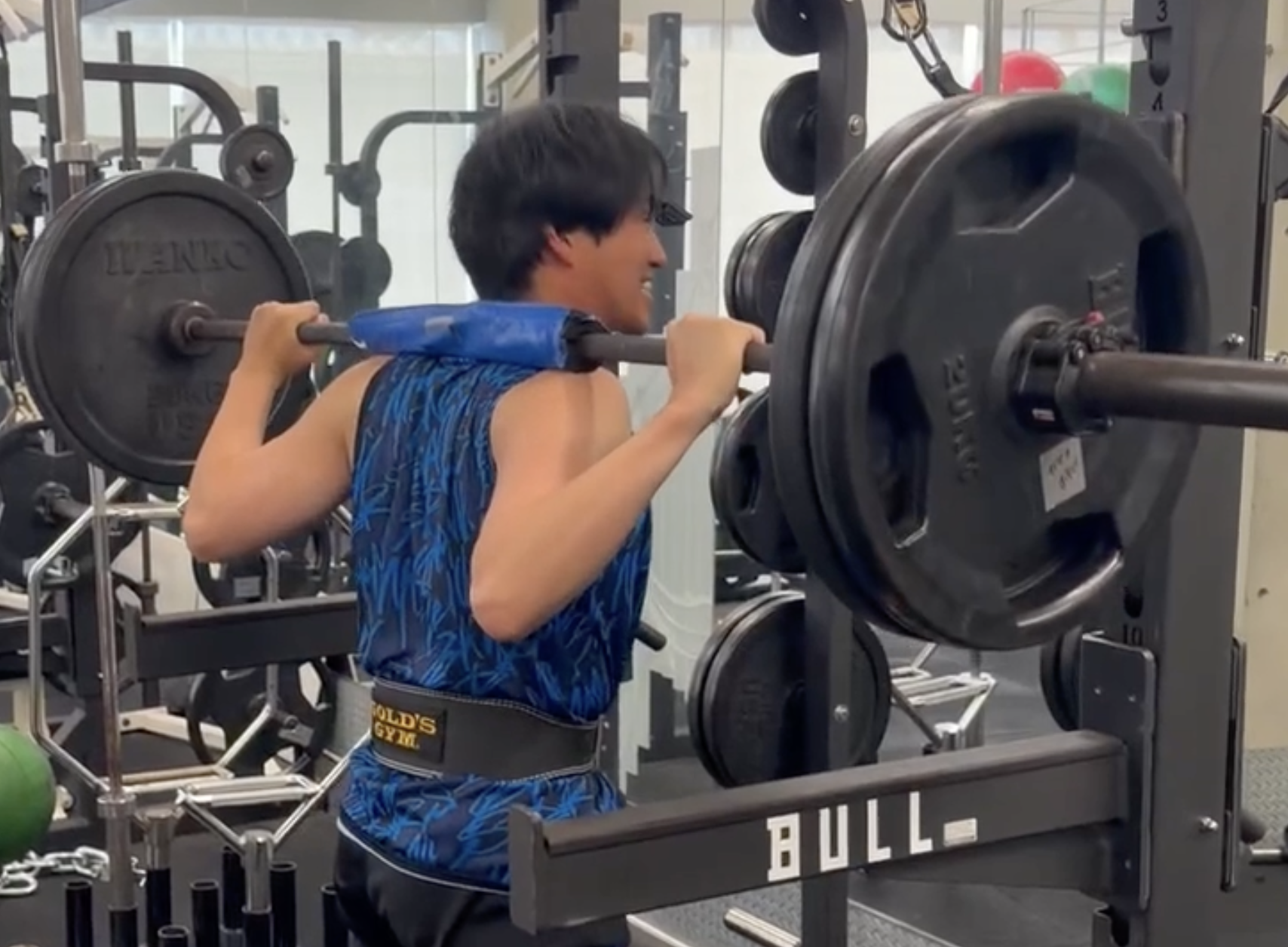 岩田のスクワットとは？笑