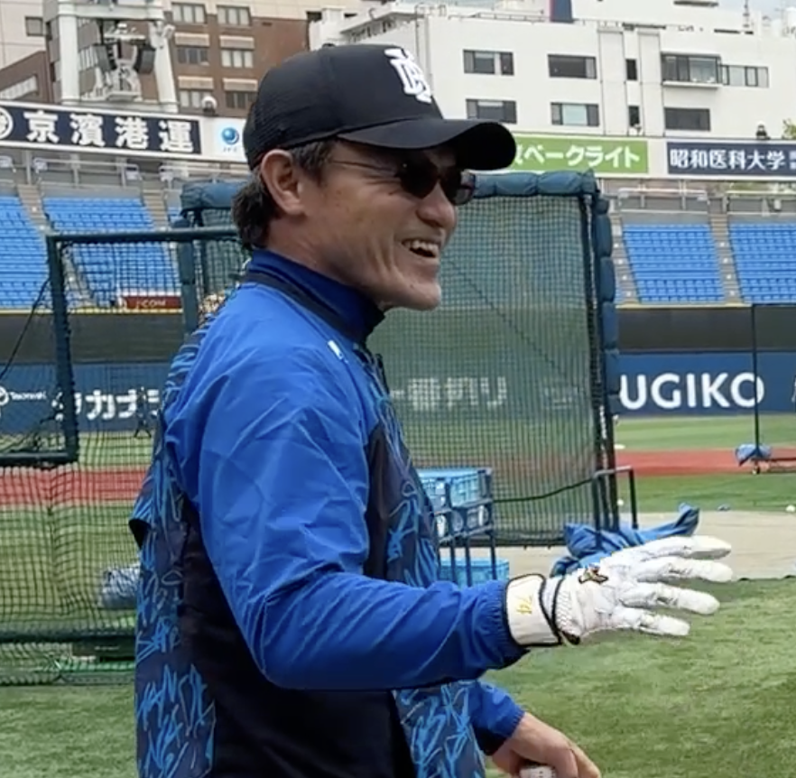 河田コーチのタンケラストノック⚾️