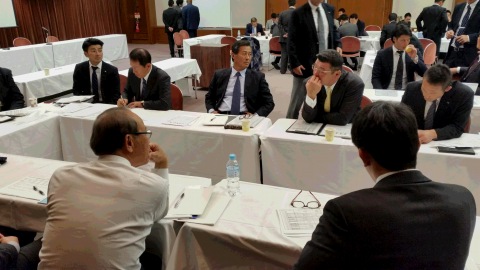 今日はスタッフ会議！