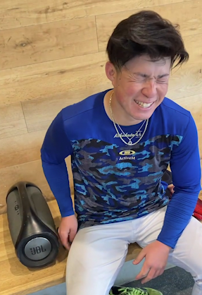 バットを置くとシャイボーイ